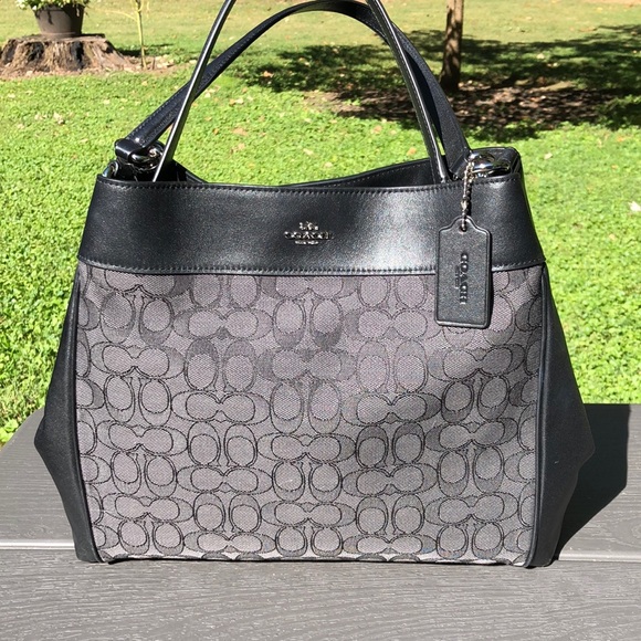 Coach Handbags - Coach signature Lexy shoulder bag.